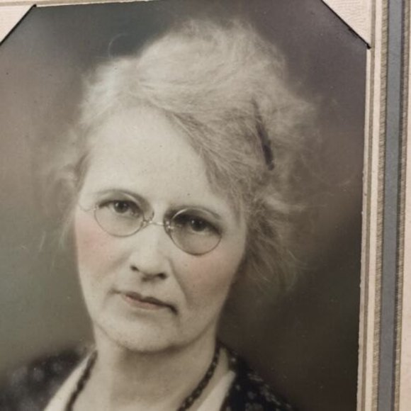 Vtg Portrait Photo 1932 Picture Colorized Print Cardboard Frame VanDyke‎ Studio - Picture 10 of 12